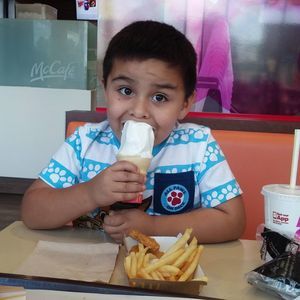 Meet your Posher, Aura